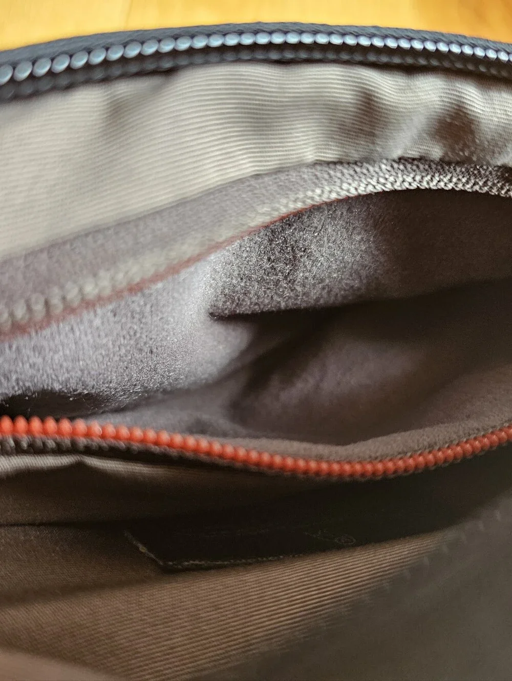 Bellroy sling / crossbody, black
